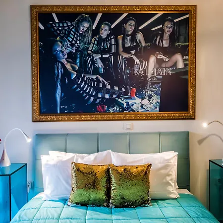 Deluxe Apartments - Parking , Central Suites Appartamento