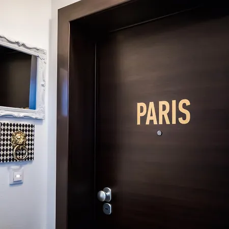 Appartamento Deluxe Apartments - Parking , Central Suites