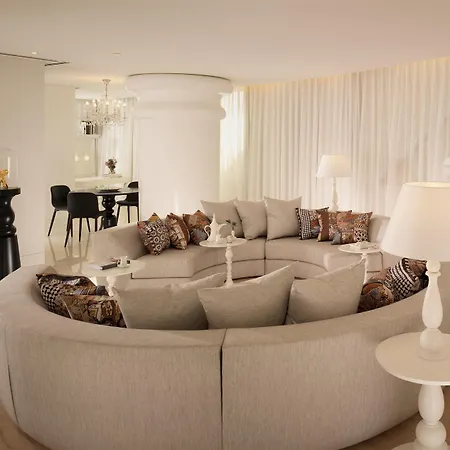 Appartamento Deluxe Apartments - Parking , Central Suites