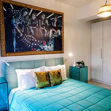 Deluxe Apartments - Parking , Central Suites *
