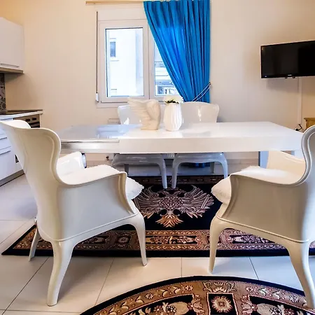 Deluxe Apartments - Parking , Central Suites Appartamento *