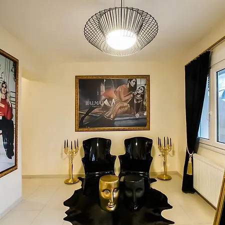 Deluxe Apartments - Parking , Central Suites Appartamento *