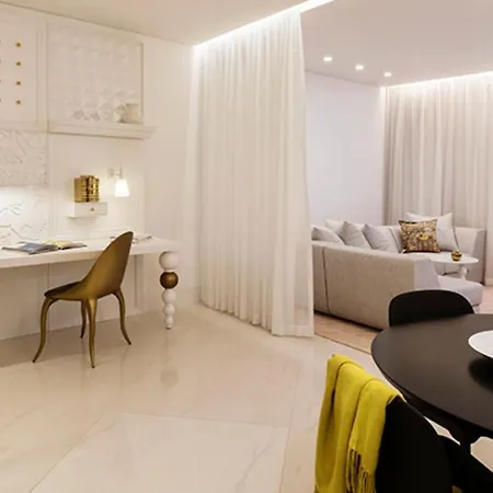 Deluxe Apartments - Parking , Central Suites *